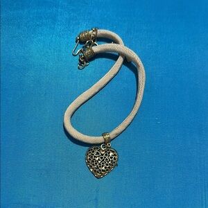 1928 Gold Heart Pendant Necklace